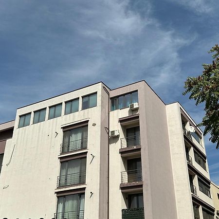 בוקרשט Centru Unirii Luxury Vip Palmier Apartament 2 Camere Cu Terasa Exterioara Amenajata ! Parcare Subterana Privata Climatizata Si Supravegheata Video Dar Doar Cu Rezervare In Limita Locurilor Disponibile !Proprietate In Regim Hoteliep - Nu Are Bucatarie מראה חיצוני תמונה