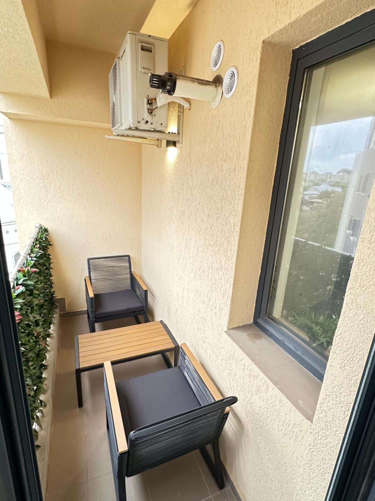 בוקרשט Centru Unirii Luxury Vip Palmier Apartament 2 Camere Cu Terasa Exterioara Amenajata ! Parcare Subterana Privata Climatizata Si Supravegheata Video Dar Doar Cu Rezervare In Limita Locurilor Disponibile !Proprietate In Regim Hoteliep - Nu Are Bucatarie מראה חיצוני תמונה